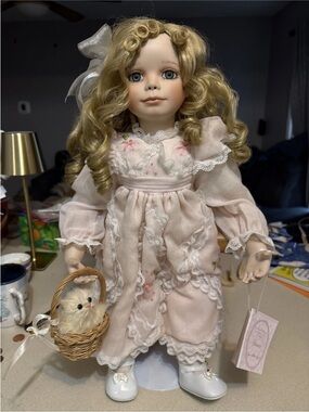 Vintage Virginia Turner “Grace”  Hamilton Collection Porcelain Doll With Kitty
